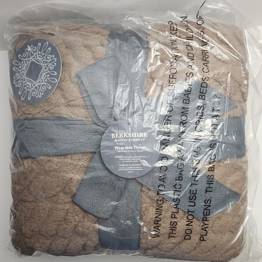 Berkshire Wearable Throw - Mocha